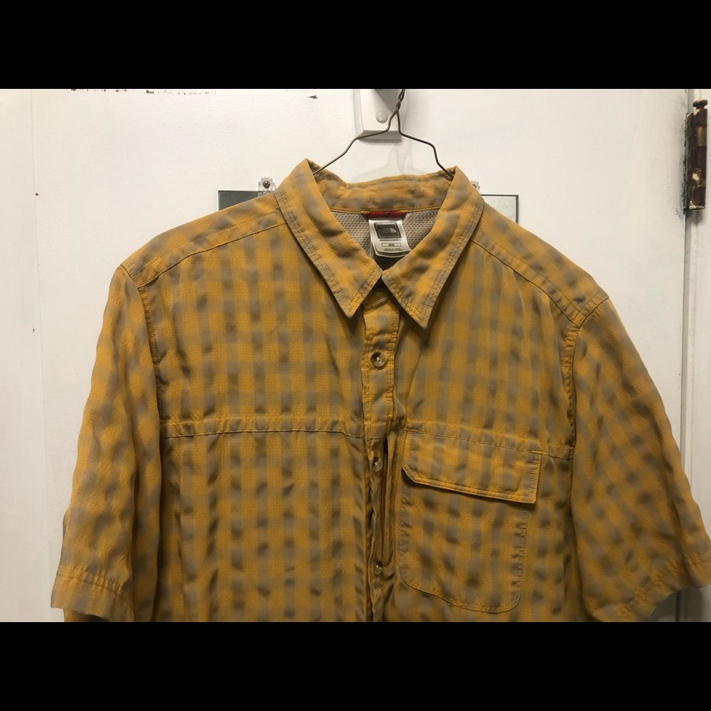 Rippled yellow plaid shirt sleeve north face M